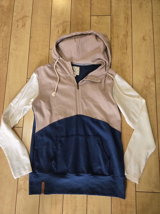 AMPERSAND AVE Jackets & Blazers - Ampersand Hooded Pullover in Blush, Navy & Cream